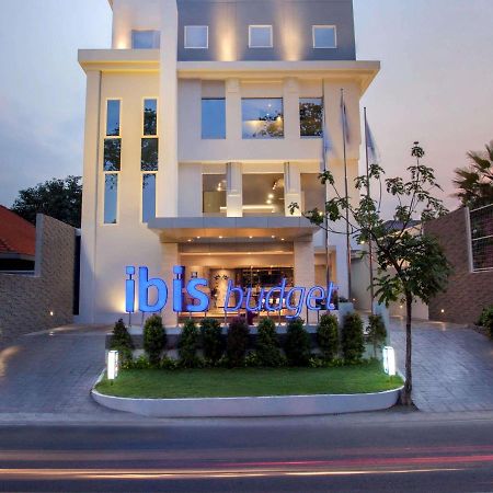 Hotel Ibis Budget Surabaya Diponegoro Extérieur photo