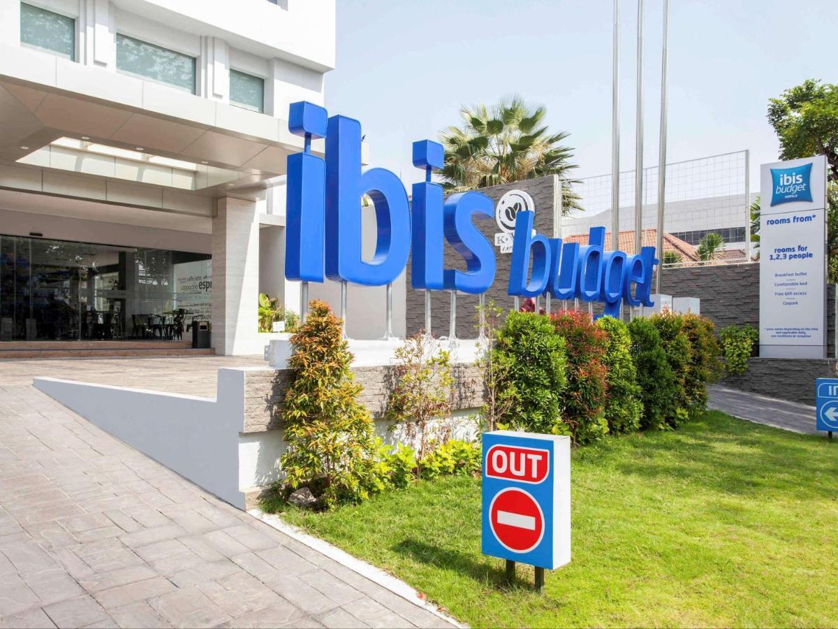 Hotel Ibis Budget Surabaya Diponegoro Extérieur photo